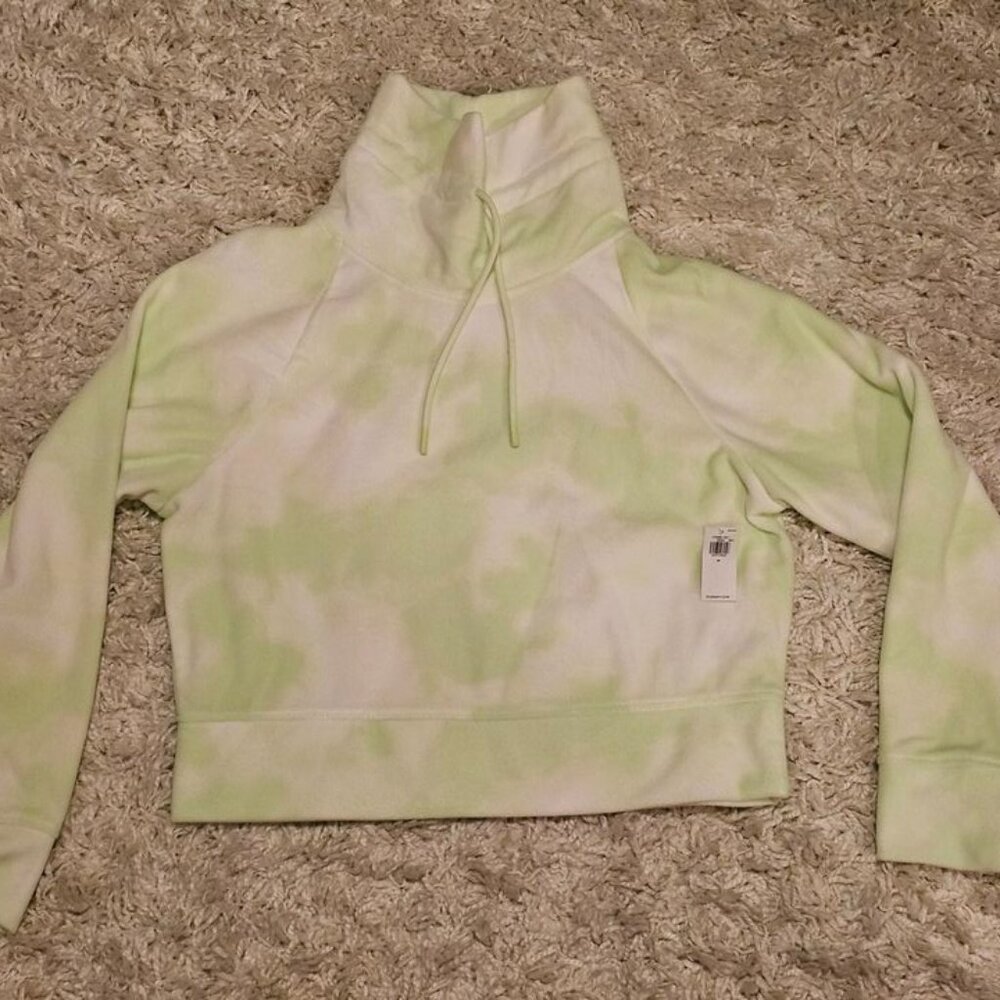 NWT Women's Old Navy crop top long sleeve fleece pullover (size: small)